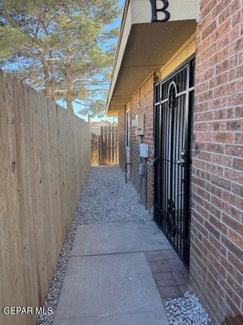 unit-b-10003 Caribou Dr, El Paso, TX, 79924-4279 | Card Image