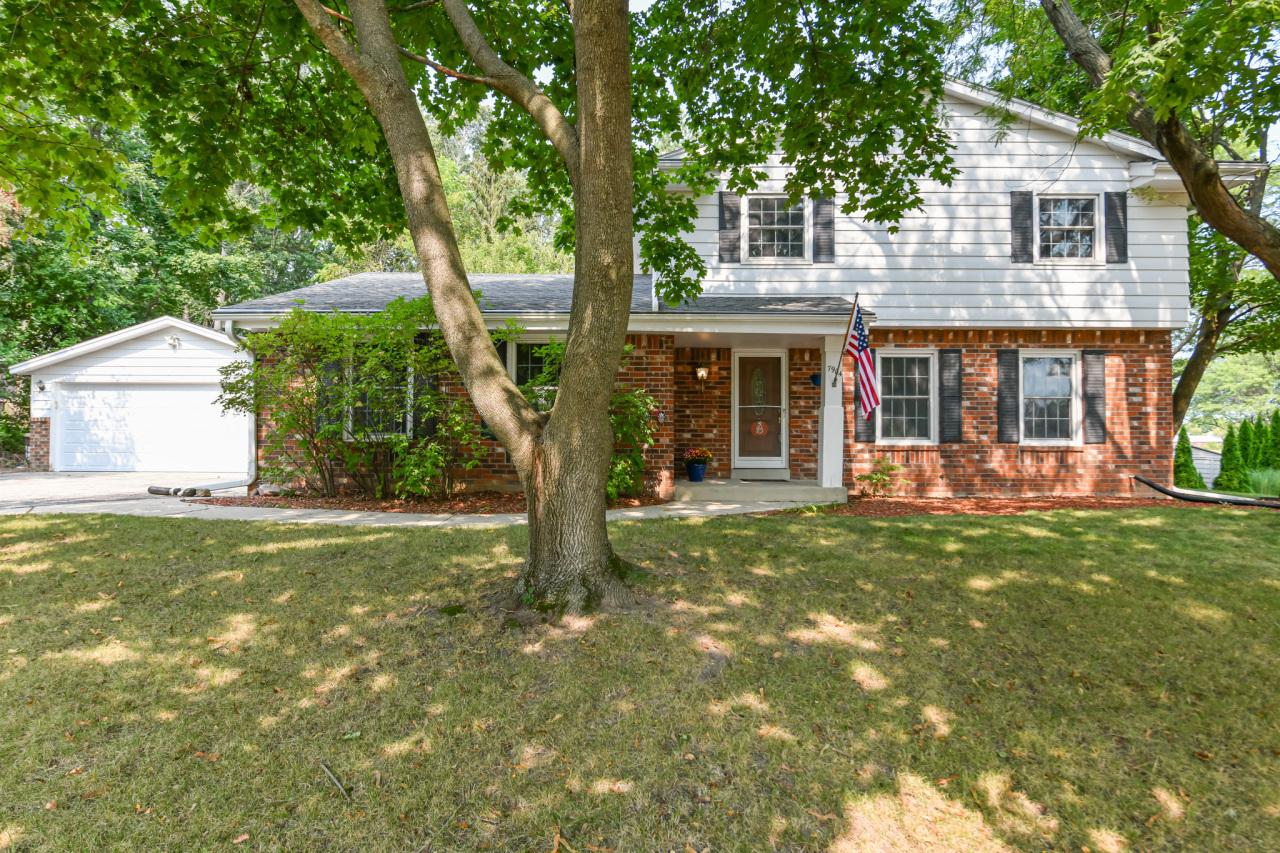 Bur Oak Dr, Franklin, WI 53132