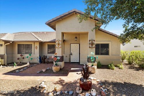 667 S Cliffs Pkwy, Camp Verde, AZ, 86322-7217 | Card Image