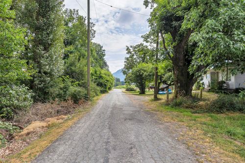 8591 Howell Rd, Deroche, BC, V0M1G0 | Card Image