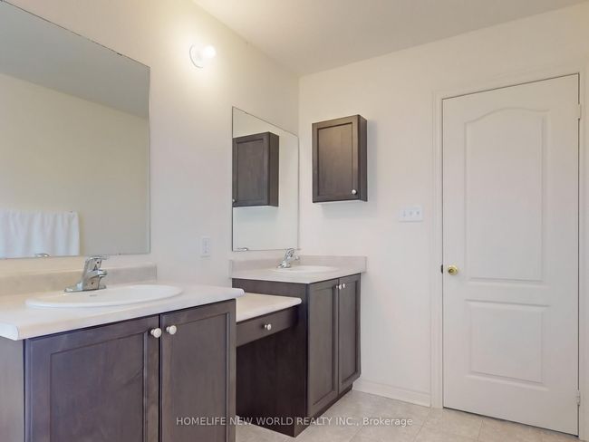 18 Freesia Rd, House other with 3 bedrooms, 3 bathrooms and 4 parking in Brampton ON | Image 20