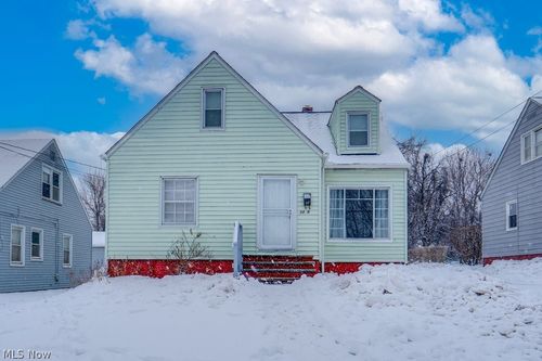 9809 Way Ave, Cleveland, OH, 44105-2316 | Card Image