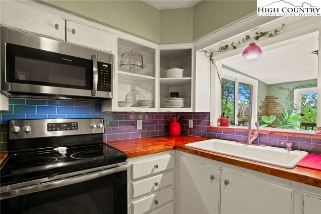157 Twisted Laurel Ln, House other with 3 bedrooms, 2 bathrooms and null parking in Blowing Rock NC | Image 36