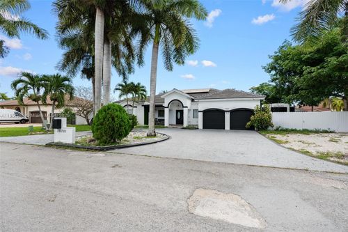 20701 Sw 132nd Ct, Miami, FL, 33177-6204 | Card Image