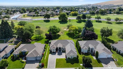 1209 W Canyon Lakes Dr, Kennewick, WA, 99337-2468 | Card Image