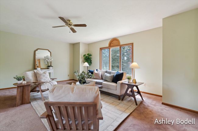 living room | Image 5