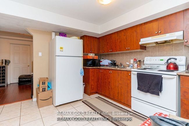 34 Jingle Cres, House attached with 4 bedrooms, 4 bathrooms and 2 parking in Brampton ON | Image 30