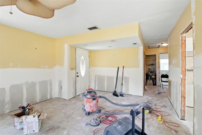 APT-4 - 1671 Cape Ann Ave Ne, Condo with 2 bedrooms, 2 bathrooms and null parking in St Petersburg FL | Image 8