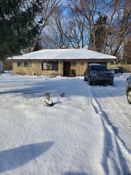 1772 Lombard St, Benton Harbor, MI, 49022-6746 | Card Image