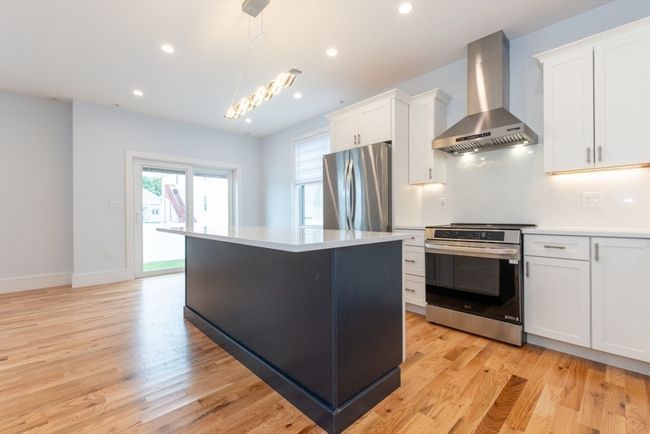 73 Gage Ave, House other with 3 bedrooms, 3 bathrooms and 1 parking in Revere MA | Image 6