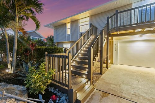 21531 Madera Rd, Fort Myers Beach, FL, 33931-3911 | Card Image