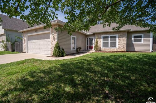 214 Hillside Dr, Baldwin City, KS, 66006-7000 | Card Image