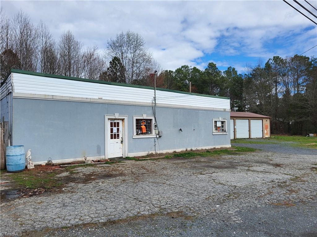 9764 Us Highway 220 Bus N, Randleman, NC 27317