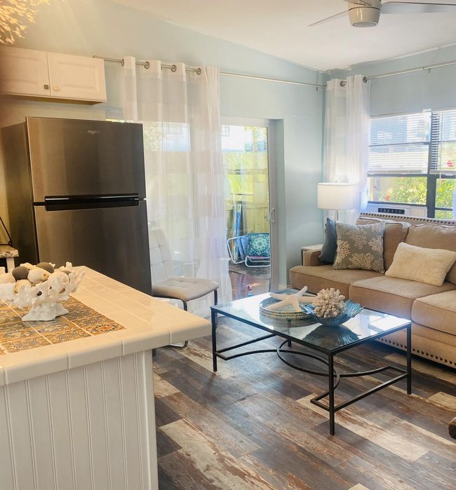 B - 725 S Orlando Ave, Home with 2 bedrooms, 1 bathrooms and null parking in Cocoa Beach FL | Image 15