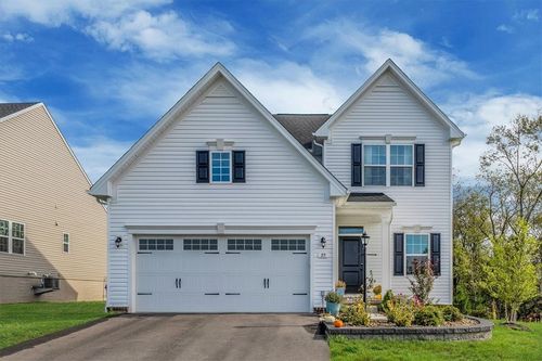 35 Dana Dr, Coraopolis, PA, 15108-7705 | Card Image