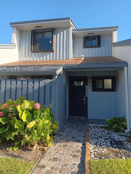 1532-1532 Gabriel St, Hollywood, FL, 33020-3250 | Card Image