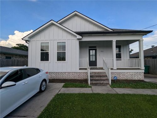 703 Linden St, Metairie, LA, 70003-4231 | Card Image