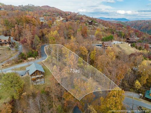 815 Red Fox Trl, Gatlinburg, TN, 37738-6433 | Card Image