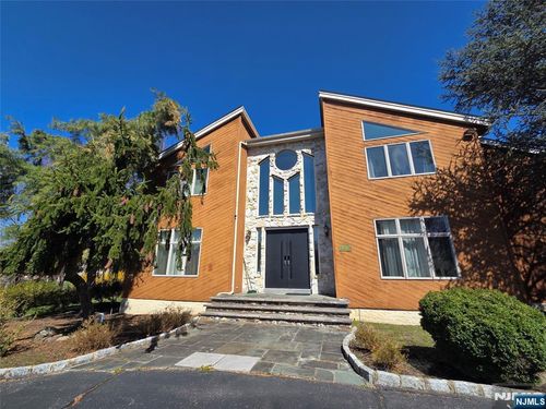 4 Valenza Ln, Blauvelt, NY, 10913-1906 | Card Image