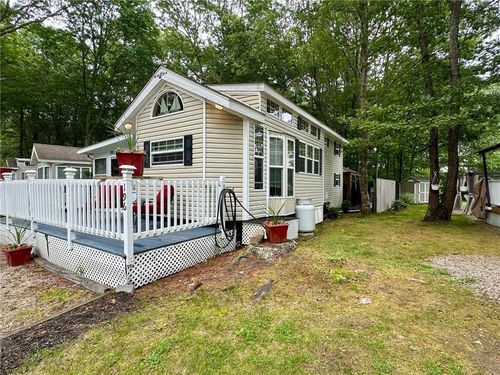 118 Dunns Corner Rd, Westerly, RI, 02891-5810 | Card Image