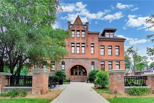 207-200 Stinson St, Hamilton, ON, L8N4J5 | Card Image