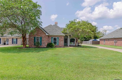 10013 River Run Estate Dr, Saint Amant, LA, 70774-4703 | Card Image