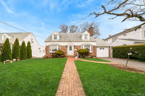 3861 Wilburne Ave, Seaford, NY, 11783-2542 | Card Image