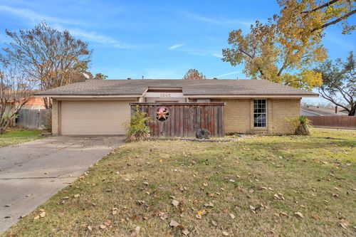 1845 Briarcrest Cv, Carrollton, TX, 75006-4211 | Card Image