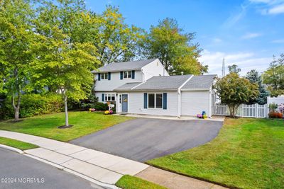 OVERSIZED DRIVEWAY | Image 3