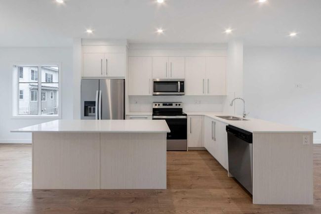 212 - 669 Savanna Blvd Ne, Home with 3 bedrooms, 2 bathrooms and 2 parking in Calgary AB | Image 6
