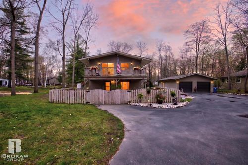3596 E Jane Dr, Midland, MI, 48642-9750 | Card Image