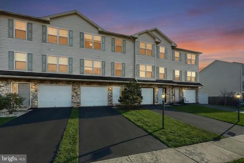 440 Fisher Dr, YORK, PA, 17404-8563 | Card Image