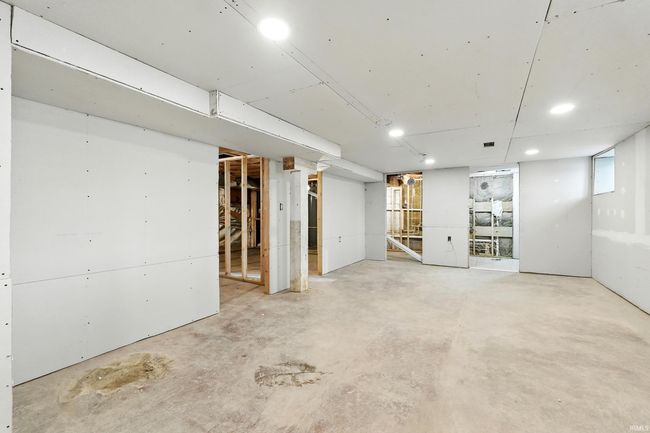 1025 S Gallatin St, House other with 5 bedrooms, 2 bathrooms and null parking in Marion IN | Image 25