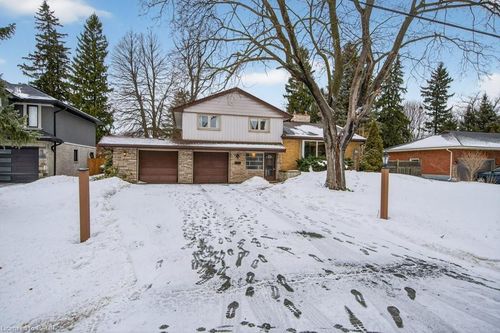 324 Woodworth Dr W, Ancaster, ON, L9G2N1 | Card Image