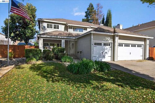 1120 1120 Gatetree Court, Tracy, CA, 95376-9778 | Card Image