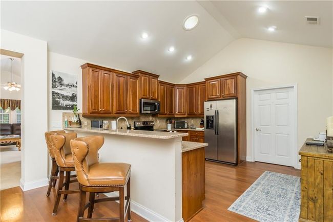 602 - 2623 Grapevine Cir, Condo with 3 bedrooms, 3 bathrooms and 2 parking in Cumming GA | Image 23