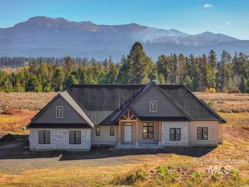 8-13910 Sky View Ct, McCall, ID, 83638-7733 | Card Image