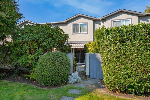 7-9855 Resthaven Dr, Sidney, BC, V8L3E9 | Card Image