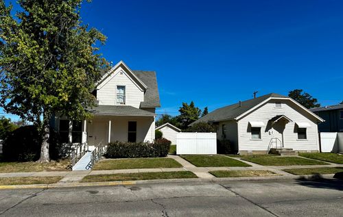 325 W 4th St, Medford, OR, 97501-2621 | Card Image