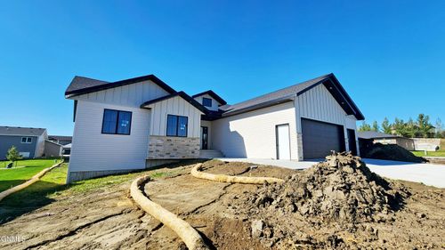 4008 Nickel St, Bismarck, ND, 58503-6982 | Card Image