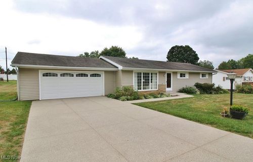 1120 Helene Dr, Zanesville, OH, 43701-1112 | Card Image