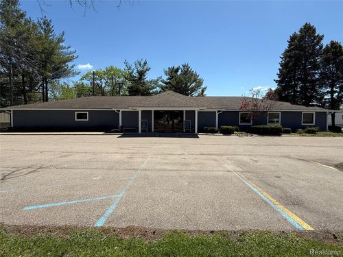 b-5850 Dixie Hwy, Clarkston, MI, 48346-3396 | Card Image