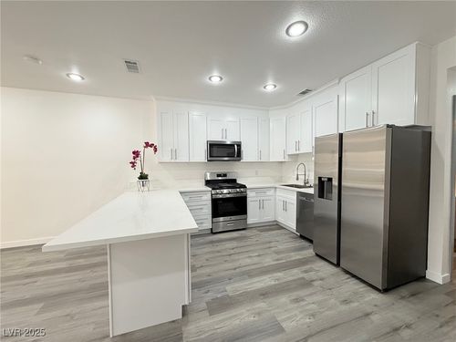 1006-5415 W Harmon Ave, Las Vegas, NV, 89103-5098 | Card Image