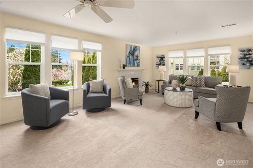 213-4133 224th Ln Se, Issaquah, WA, 98029-5203 | Card Image