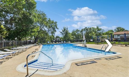 unit-m2-10 Waterbury Ln, Schaumburg, IL, 60193-1692 | Card Image