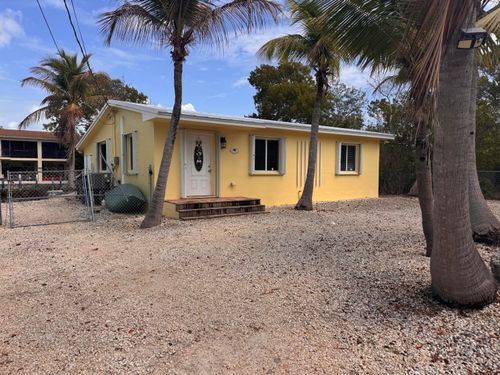 135 Peace Ave, Tavernier, FL, 33070-3012 | Card Image