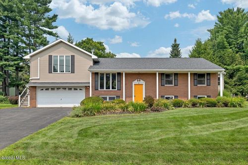 8 Marjorie Dr, Saratoga Springs, NY, 12866-9221 | Card Image