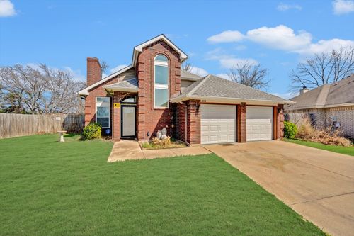 4212 Maryanne Pl, Haltom City, TX, 76137-2646 | Card Image