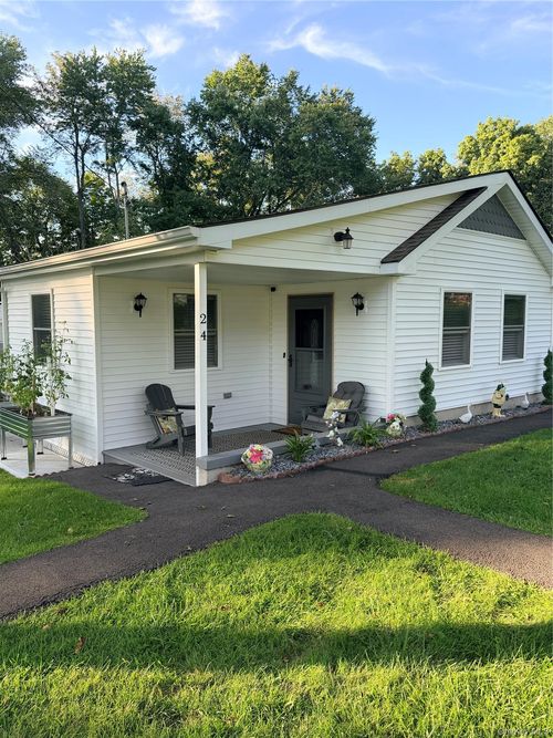 24-7 Brodie Rd, Hopewell Junction, NY, 12533-5433 | Card Image