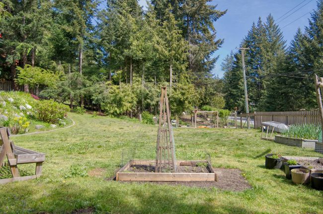 8096 Westwood Road, House other with 4 bedrooms, 2 bathrooms and 3 parking in Halfmoon Bay BC | Image 34